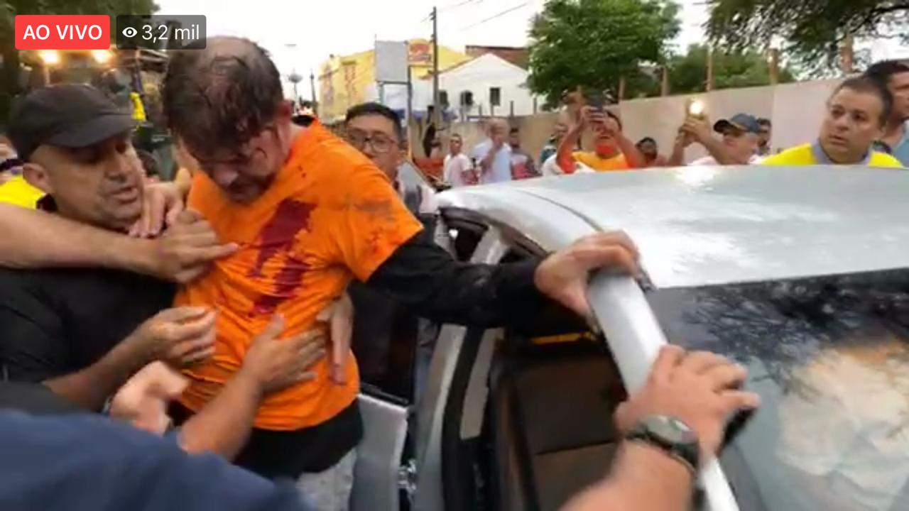 Senador Cid Gomes baleado e acompanhado de populares em Sobral
